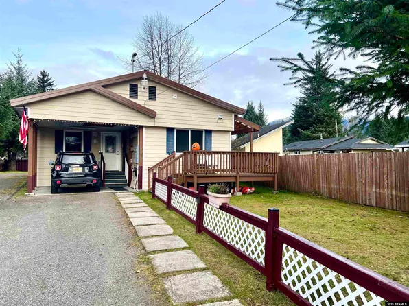 9008 Long Run Dr, Juneau, AK 99801