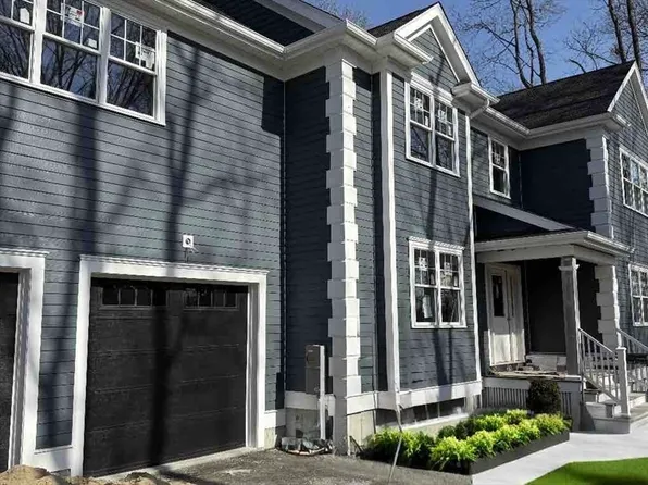 53 Beechwood St, Cohasset, MA 02025