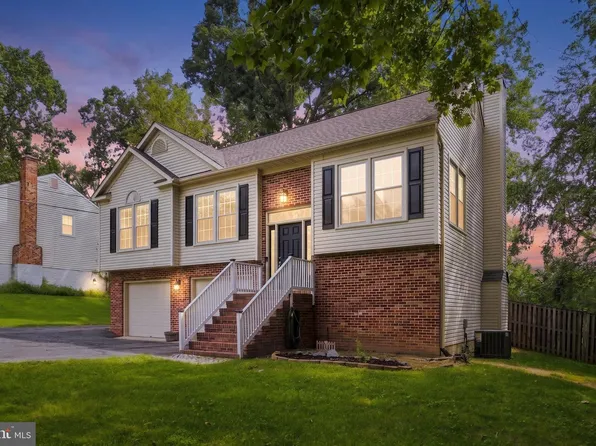1235 Aquia Dr, Stafford, VA 22554