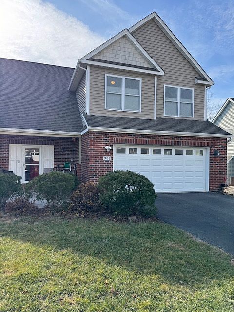 1st image of 904 Kentwood Dr