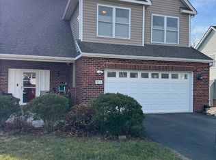 904 Kentwood Dr, Blacksburg, VA 24060