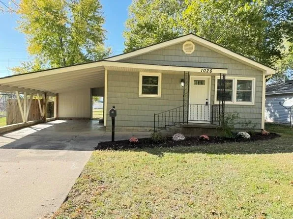 1026 N Hickory St, Ottawa, KS 66067