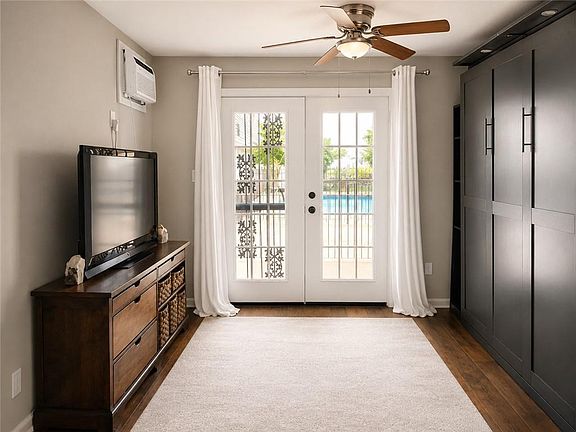 4th image of 4854 Pontchartrain Dr APT 17