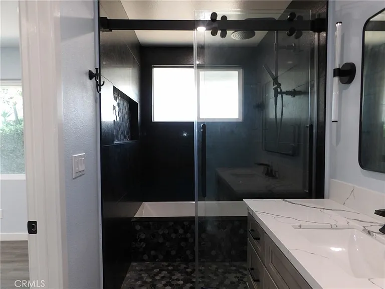 2737 Burly Ave — Photo 11