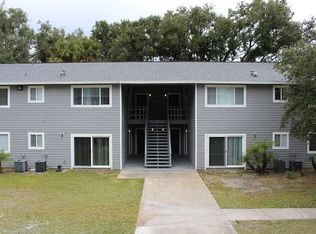 30 W Rhodes Dr, New Smyrna Beach, FL 32168