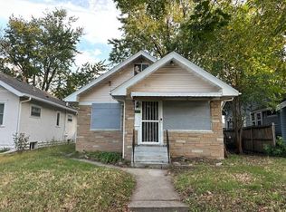 1377 Hewitt Ave, Saint Paul, MN 55104