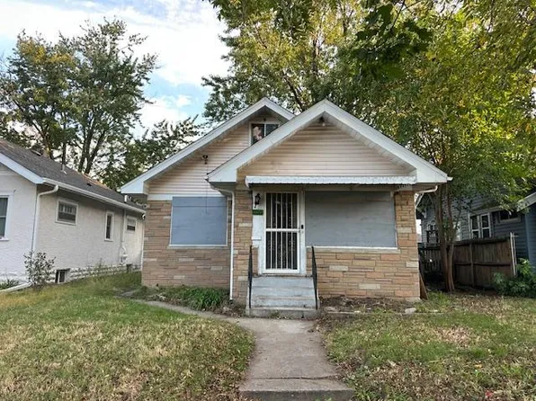 1377 Hewitt Ave, Saint Paul, MN 55104
