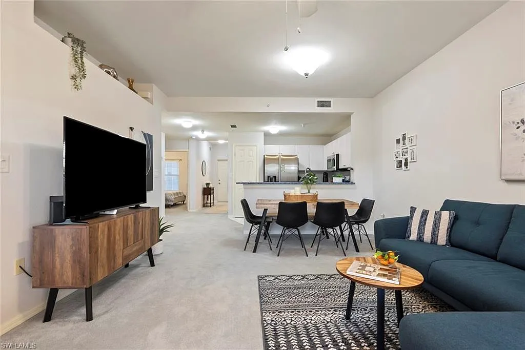 3 bed, 2.0 bath, 1126 sqft, $5,500 — Photo 4