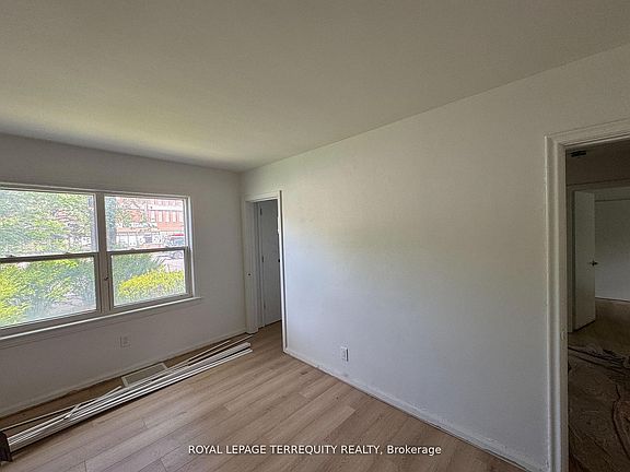 3rd image of 191 Finch Ave W