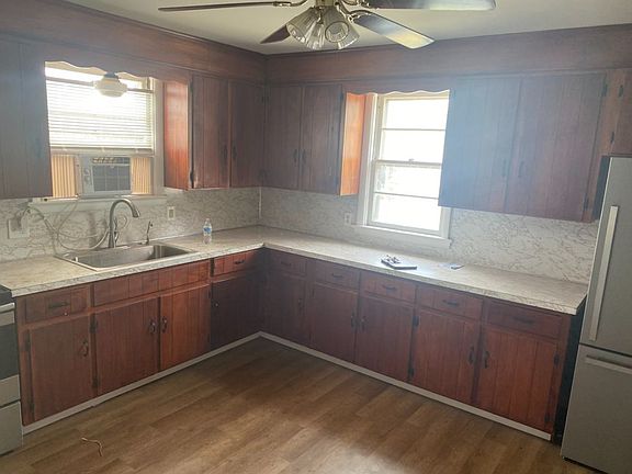 5th image of 16934 Sterling Rd #C