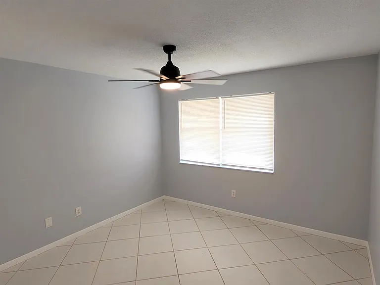 938 Sumter Rd W — Photo 5