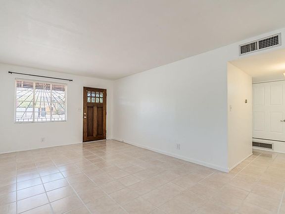 3rd image of 3247 E Bellevue St