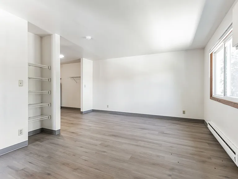 155 N Hyer Ln — Photo 1