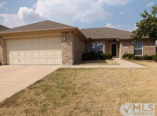 9212 Rhea Dr, White Settlement, TX 76108