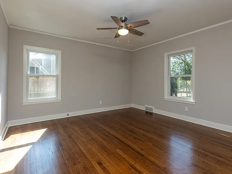 500 Colonial Rd — Photo 24