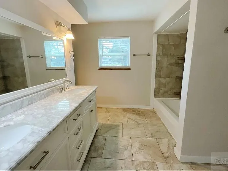 443 Bayou View Dr — Photo 17