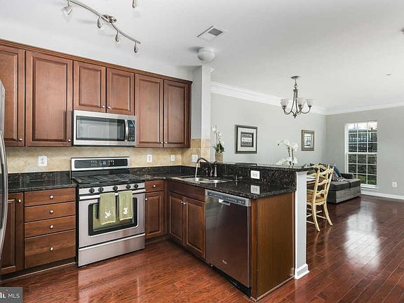 4th image of 15354 Kensington Park Dr #117