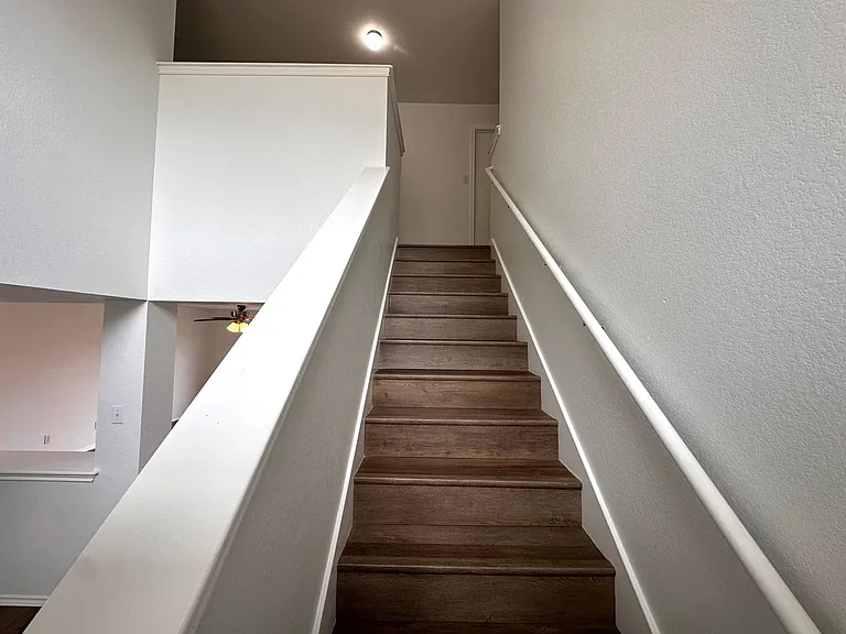 722 Lavaca Loop — Photo 8