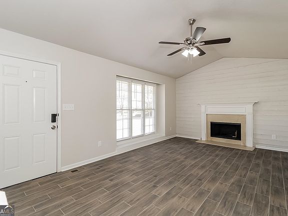 4th image of 175 Sumer Ln S