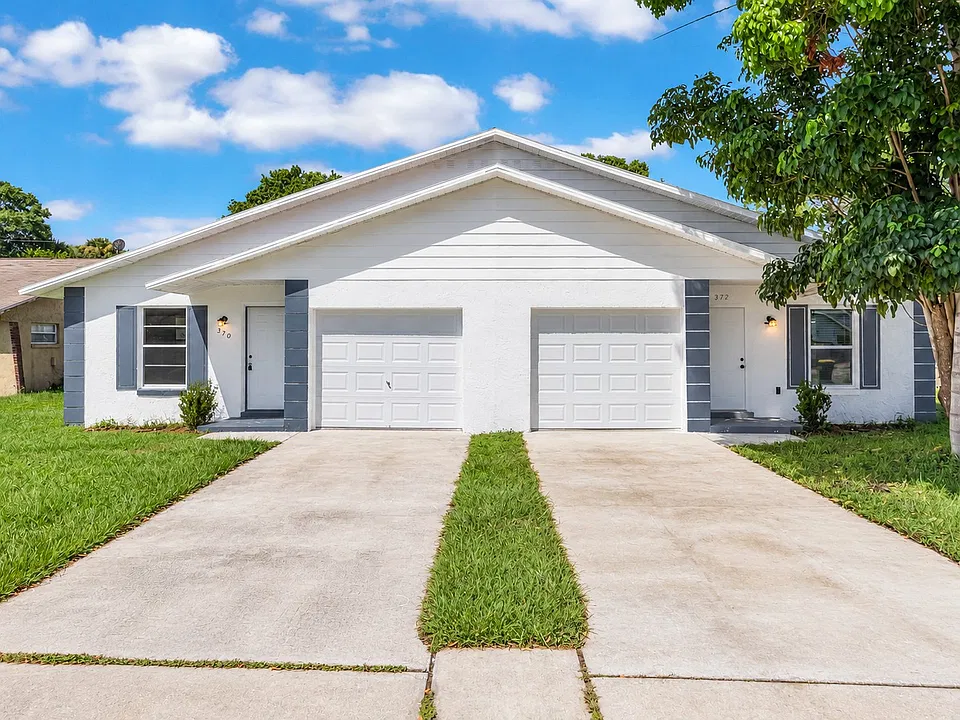 372 Country Lane Dr