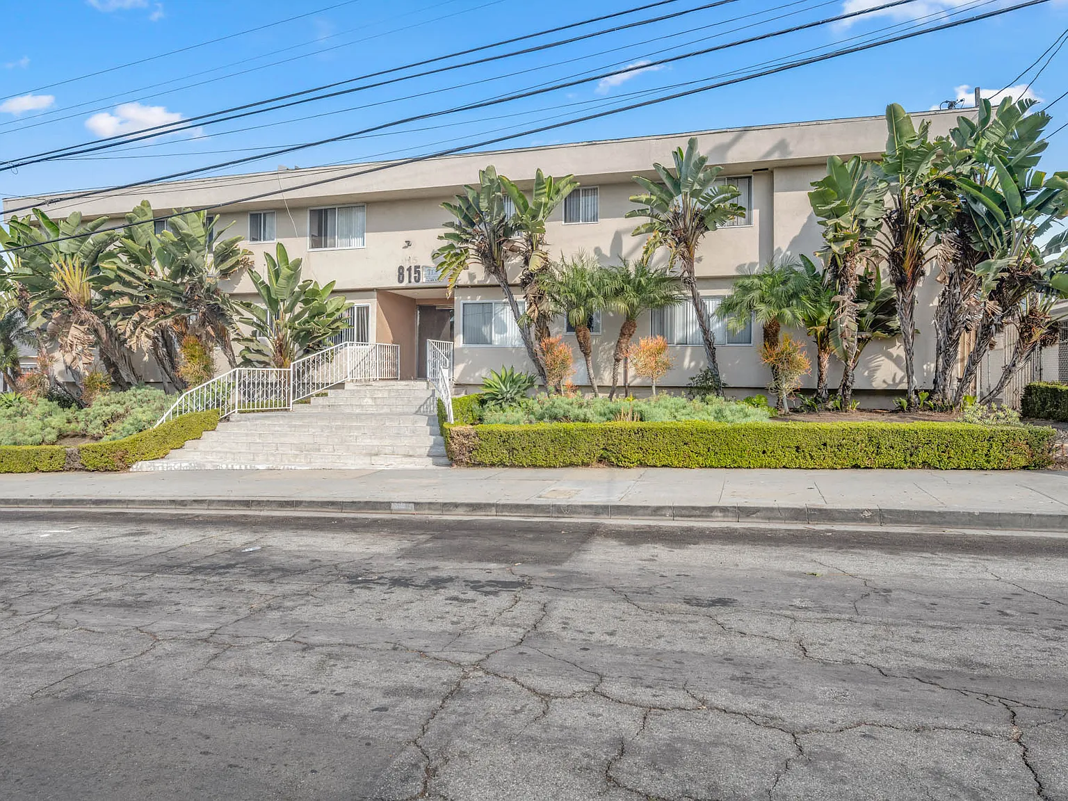 815 Victor Ave — Photo 3