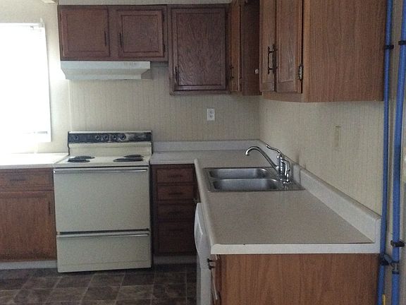 4th image of 326 Lawn Ave #1
