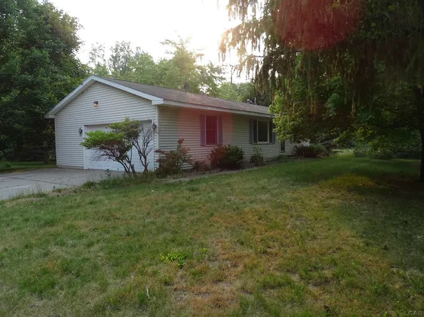 1392 W Cadmus Rd, Adrian, MI 49221