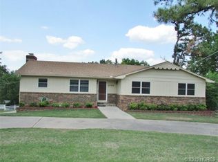 2704 Gibson St, Muskogee, OK 74403