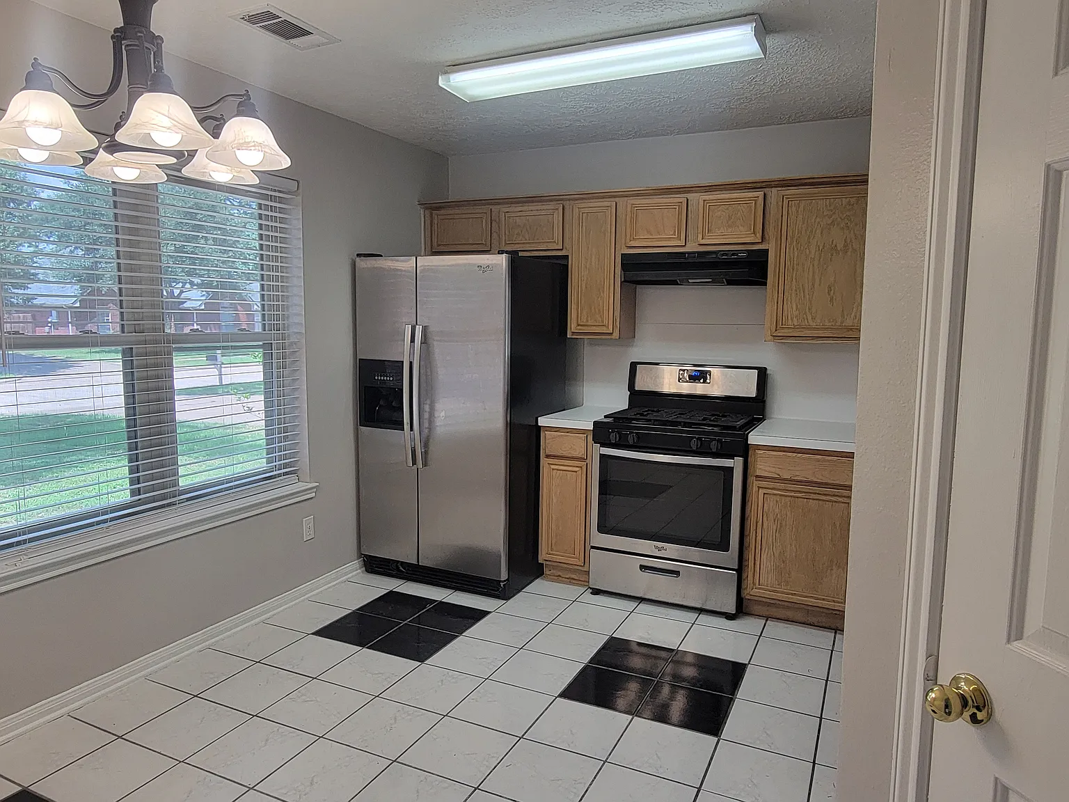 21051 Carmel Valley Dr — Photo 2