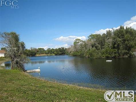3rd image of 526 Lake Louise Cir Unit 403