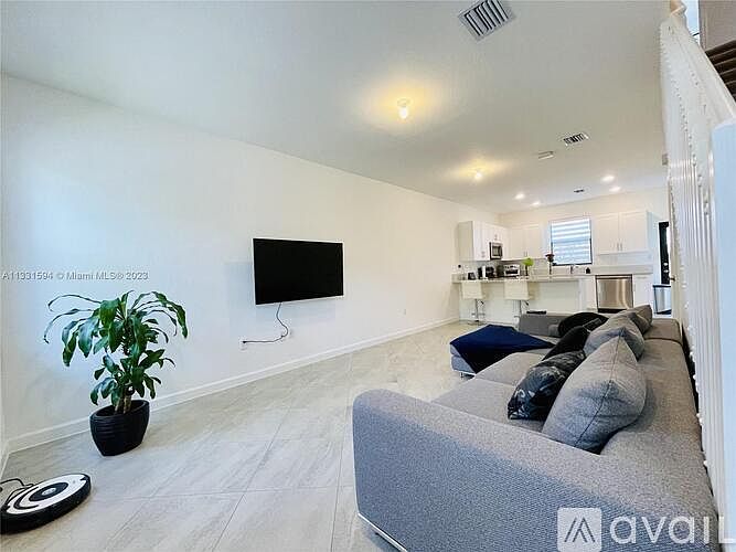 1st image of 2832 SW 17th Ave