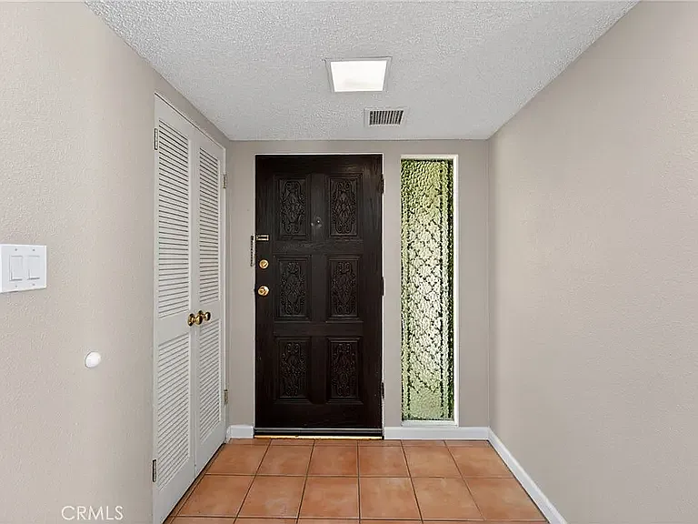 2 bed, 1250 sqft, $2,395 — Photo 3