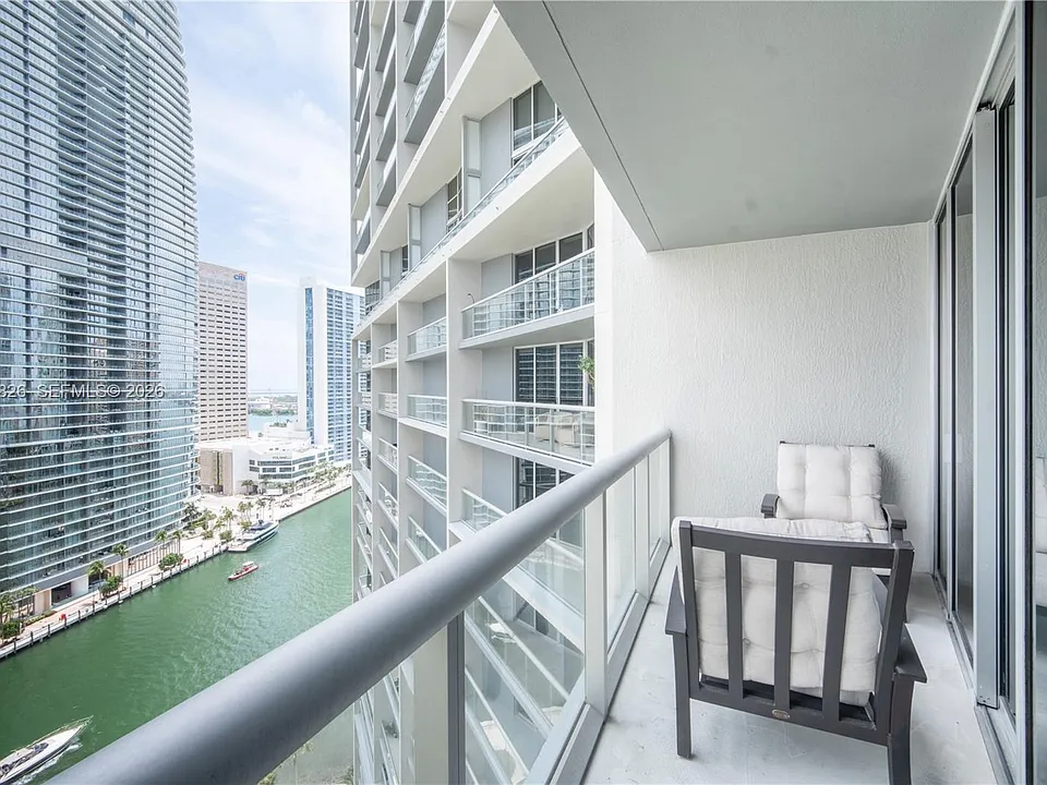 475 Brickell Ave #2010