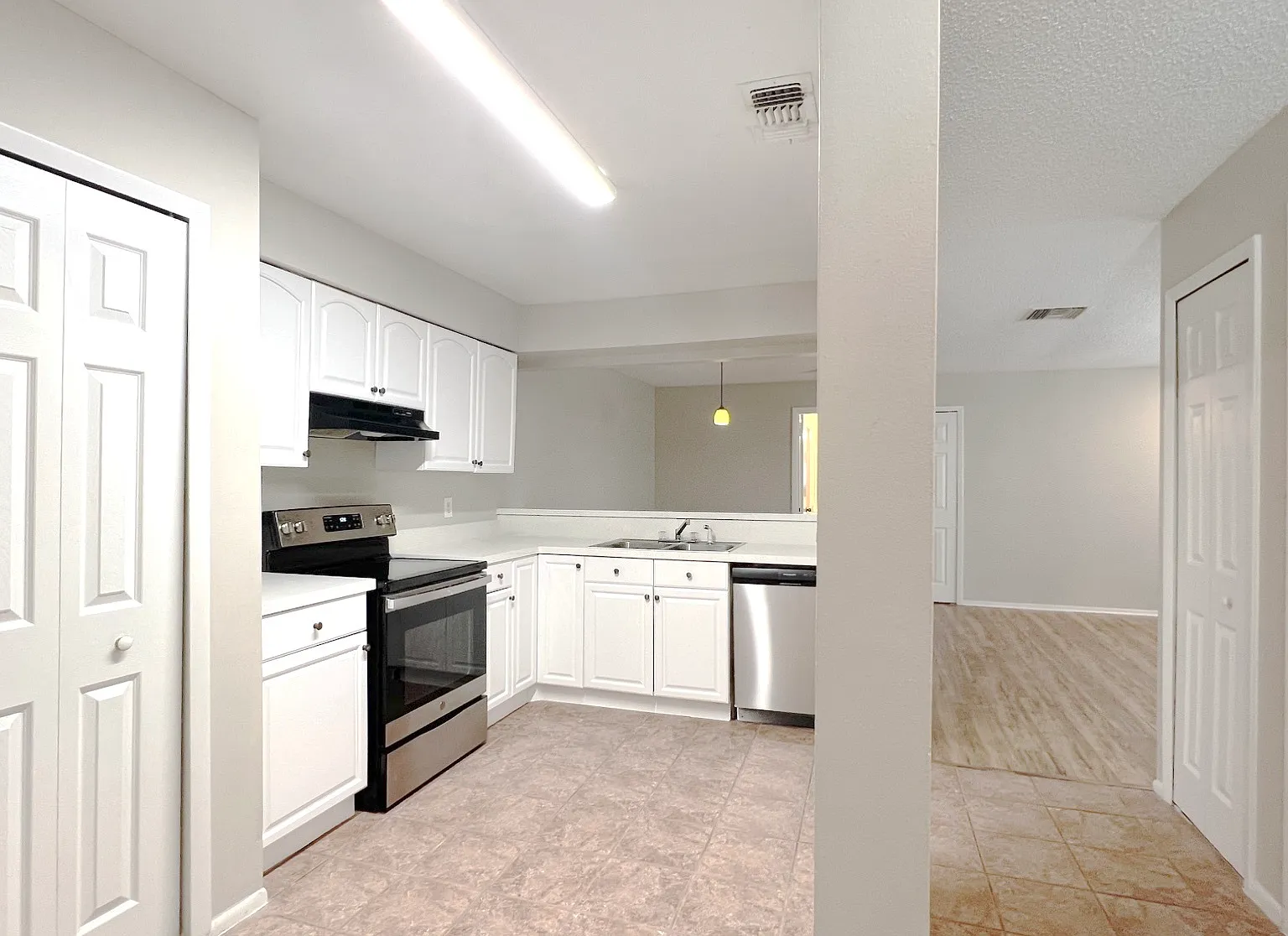 1500 Sophie Boulevard - 1 — Photo 3
