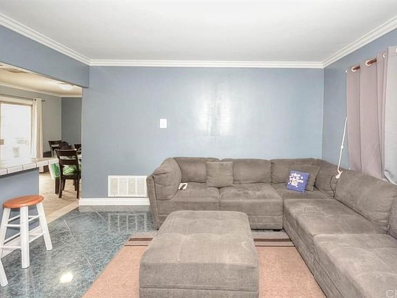 2nd image of 5991 Vista De Oro
