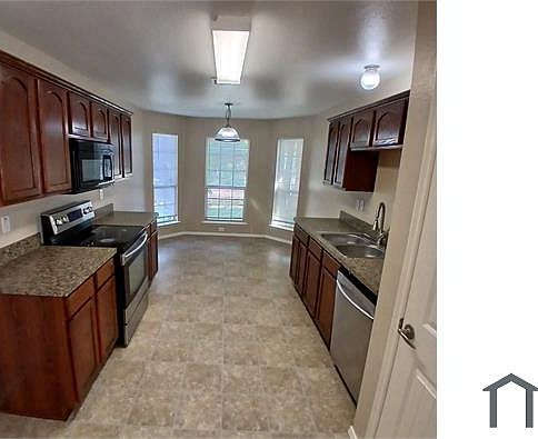 2nd image of 2025 Lake Trail Dr