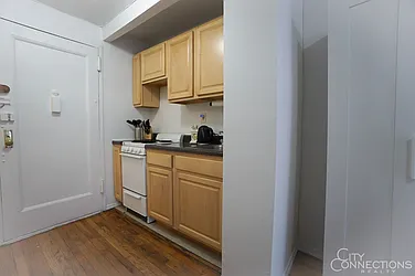 Rented by City Connections Realty