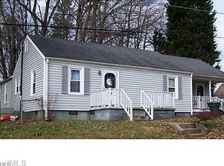 3647 Irwin St, Greensboro, NC 27405