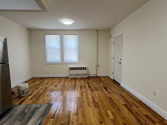 3rd image of 4154 Bronxwood Ave APT 1