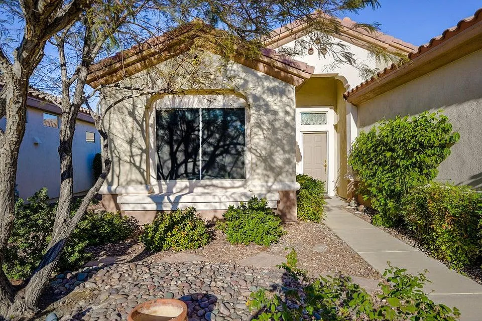 2 bed, 1213 sqft, $3,900 — Photo 3