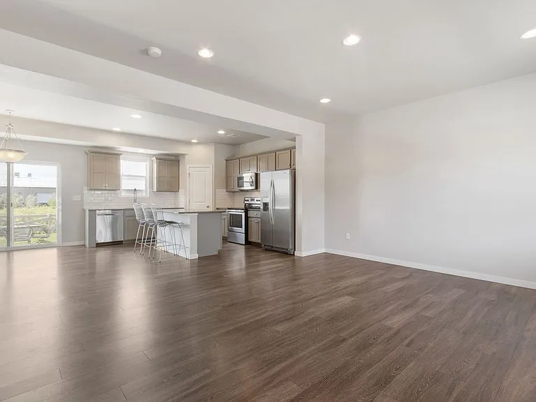 2139 Saison St — Photo 3