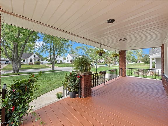 3rd image of 6731 Parma Park Blvd