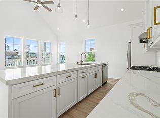 1028 62nd St, Galveston, TX 77551
