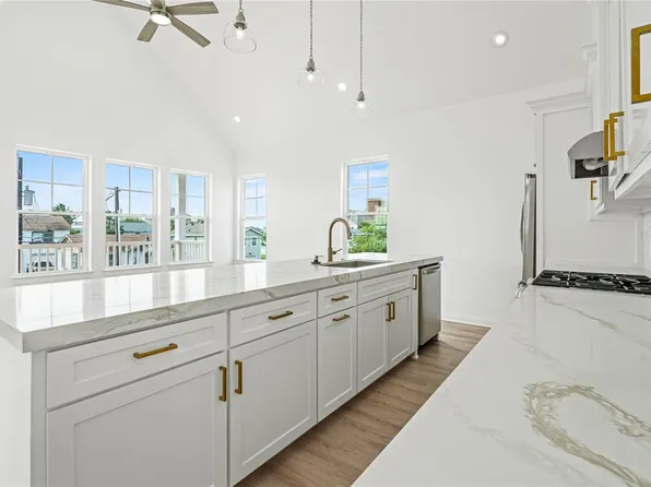 1028 62nd Street, Galveston, TX 77551