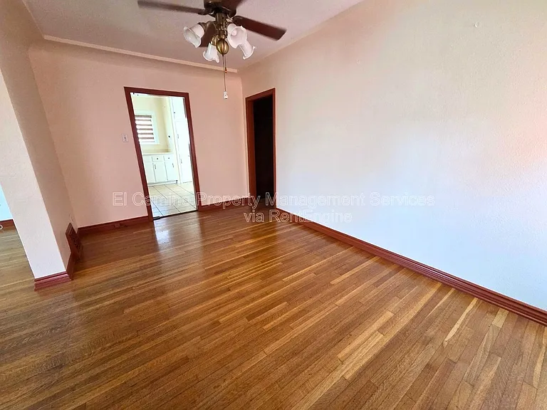 8446 California Ave #A — Photo 29
