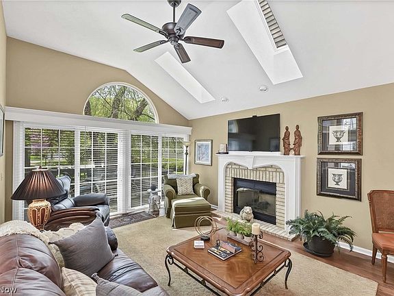 4th image of 3784 Camden Ct