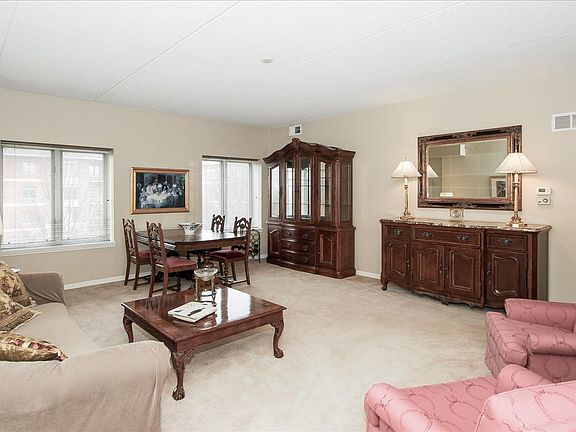 3rd image of 855 E 22nd St APT 304