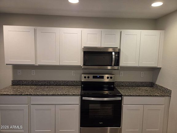 4th image of 825 N Country Village Ln