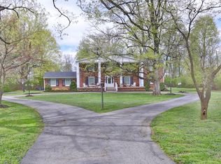 11505 Valley View Rd, Anchorage, KY 40223