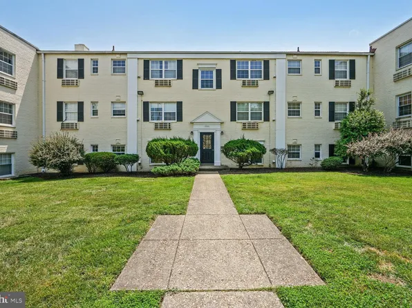 2303 Farrington Ave #2-101, Alexandria, VA 22303
